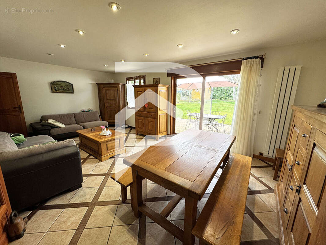 Maison à PRUNAY-LE-TEMPLE