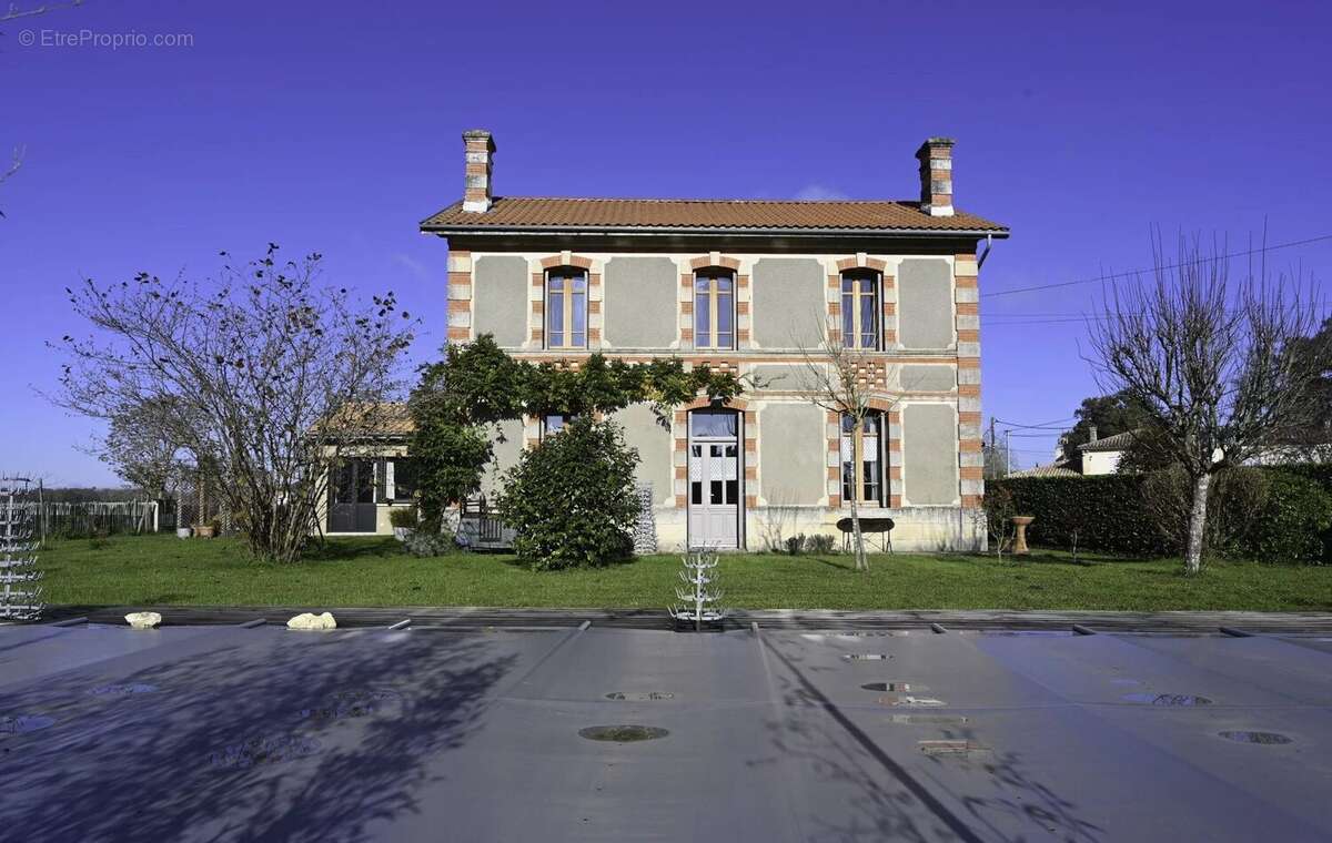 Maison à SAINT-GIRONS-D'AIGUEVIVES