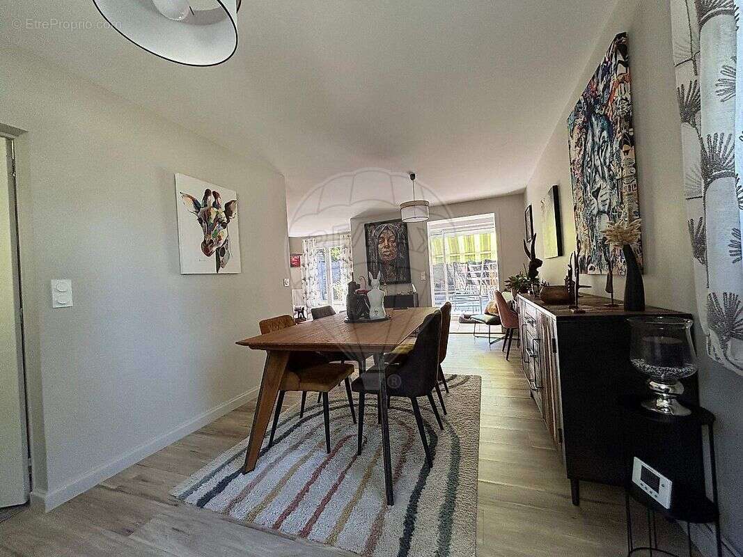 Maison à MESCHERS-SUR-GIRONDE