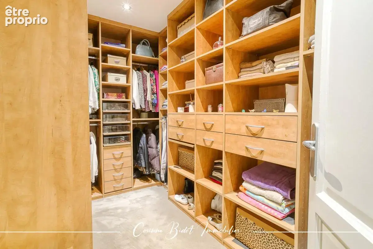 Maison 6 pièces 186 m² à vendre à Saint-Pierre-De-Chandieu (69780) - photo 13