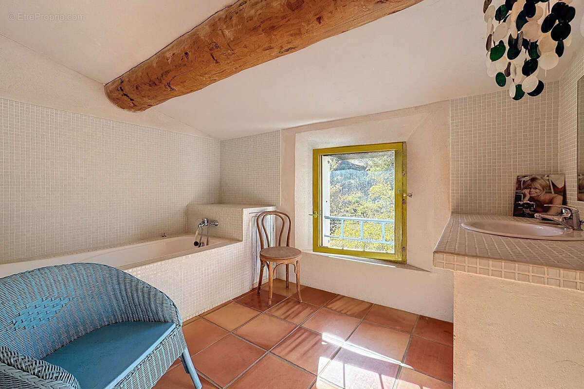 Maison à SAIGNON