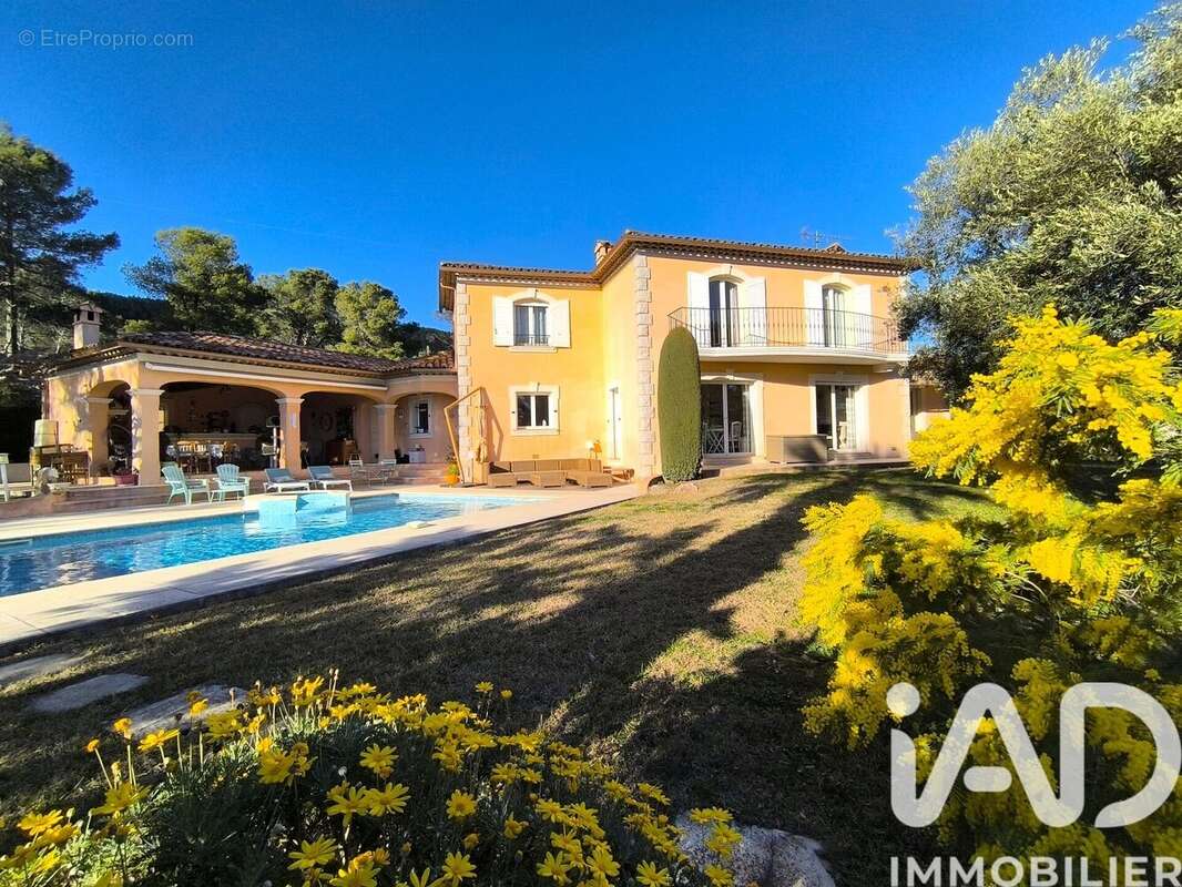 Photo 2 - Maison à LA MOTTE