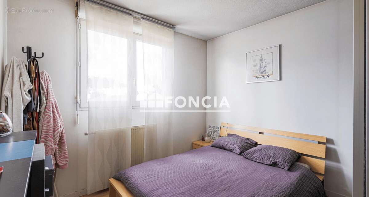 Appartement à SAINT-MARTIN-D'HERES