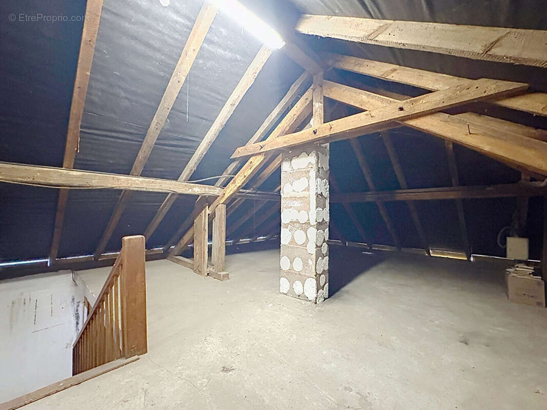 Maison 166 m² - terrain constructible 14 ares - dépendances - photo 16