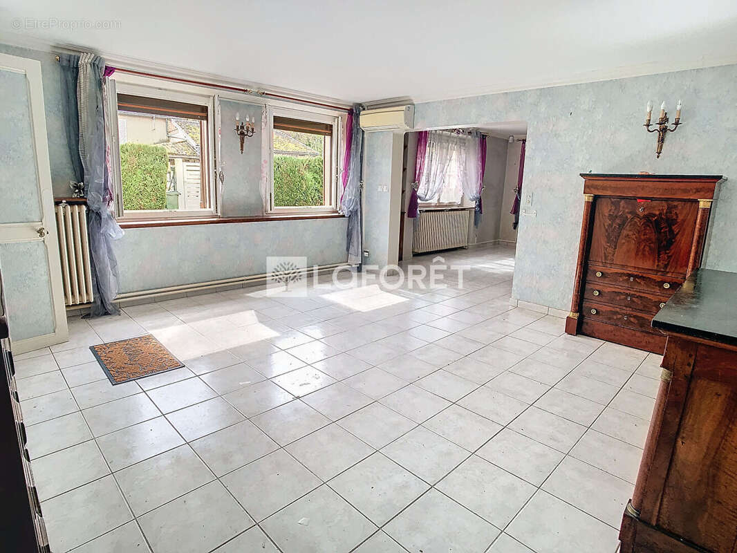 Maison à VILLERS-LE-CHATEAU