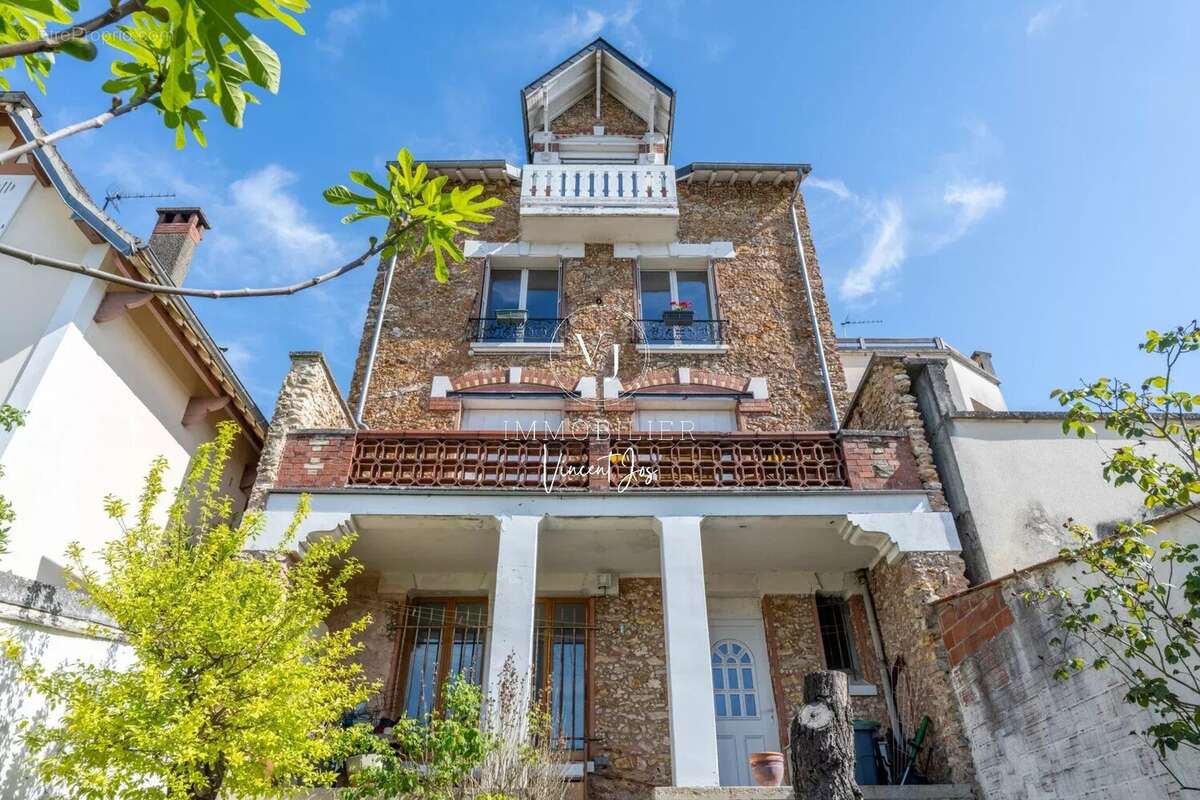 Maison à VAUX-SUR-SEINE