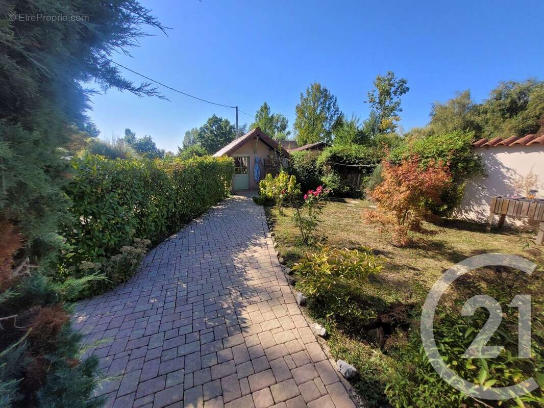 Maison à MONTPONT-EN-BRESSE