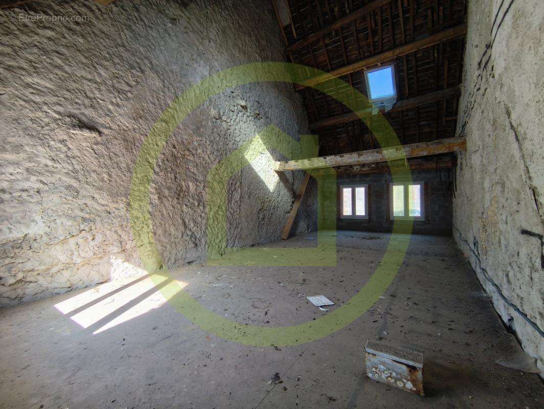 Appartement à TRELON