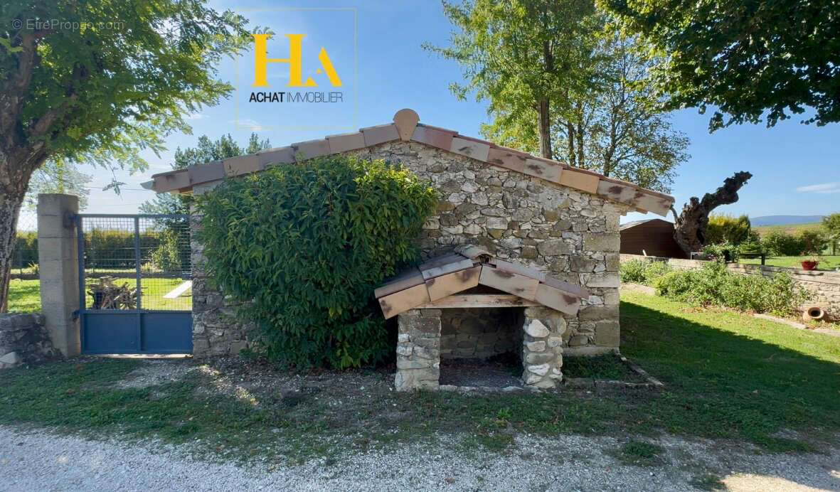 Maison à CHAROLS