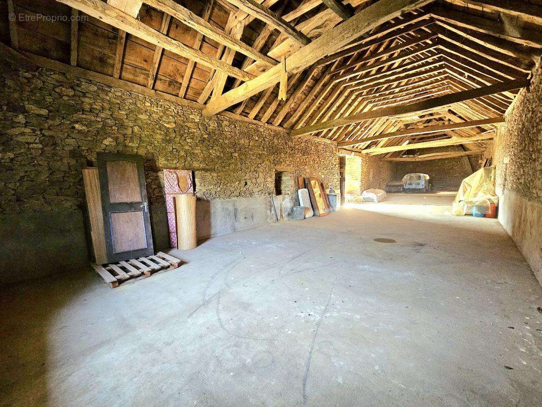 Maison à PREVINQUIERES