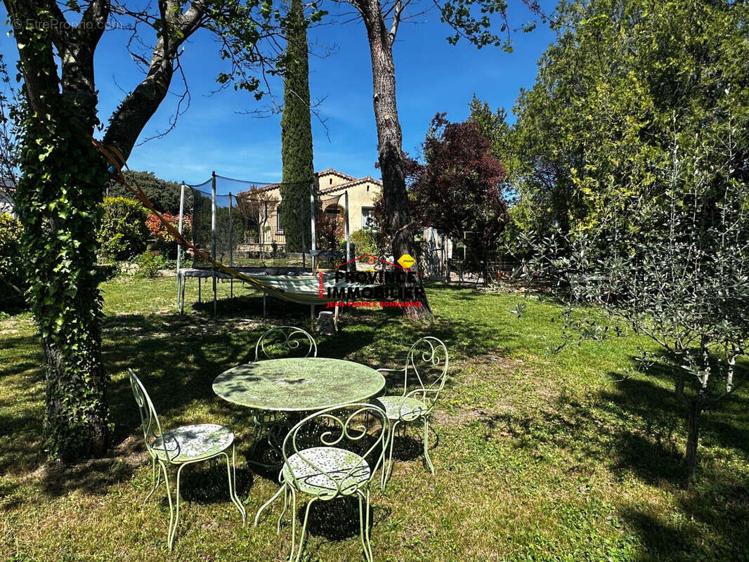 Maison 144 m² à Salles-Sous-Bois  - photo 3