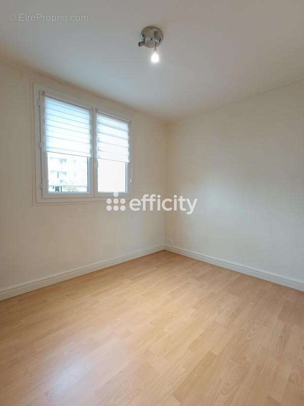 Appartement à SAINT-MARTIN-D'HERES