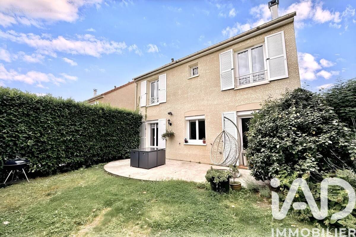 Photo 1 - Maison à MONTEVRAIN