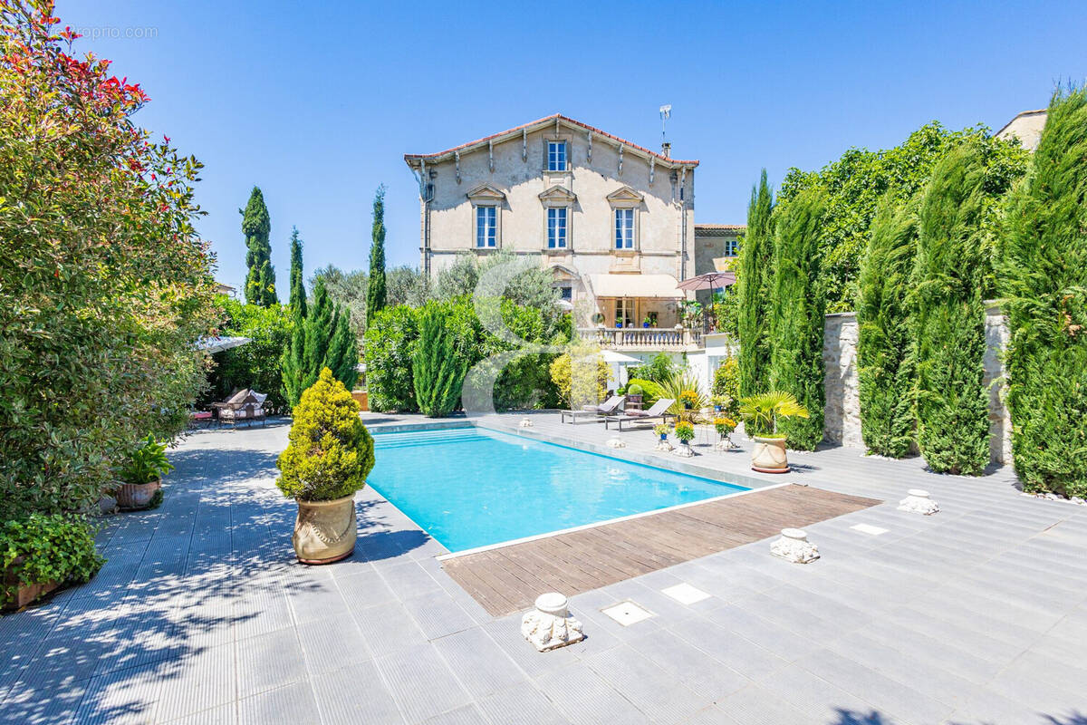 Maison à L'ISLE-SUR-LA-SORGUE