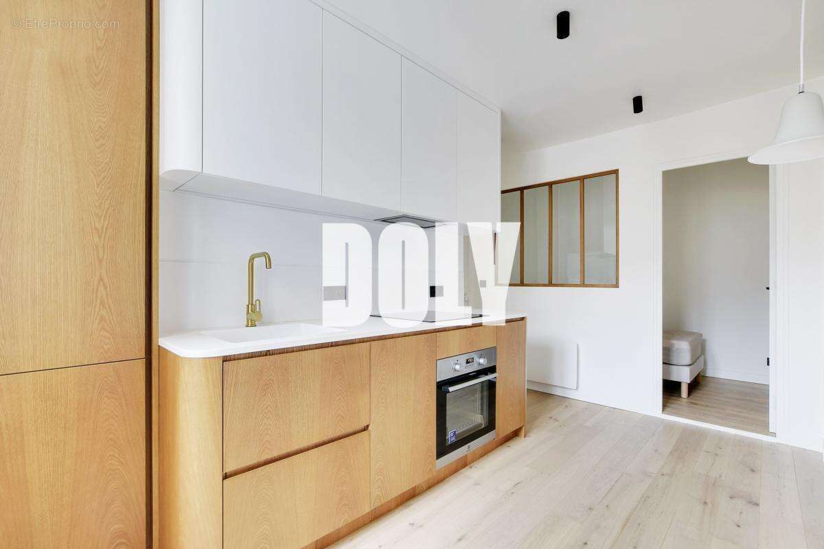 Appartement à PARIS-1E