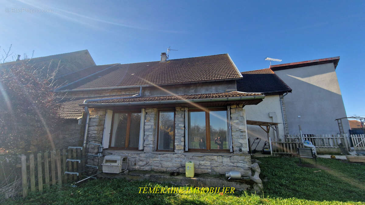 Maison à BONNEFONTAINE