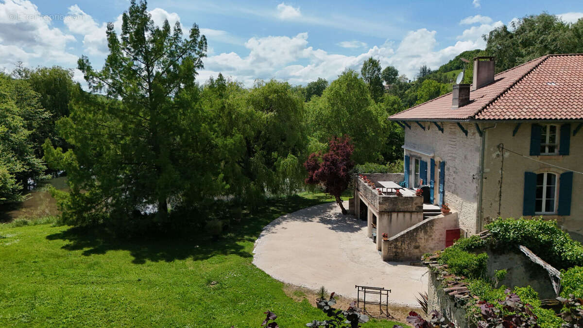 Maison à CLERMONT-DESSOUS