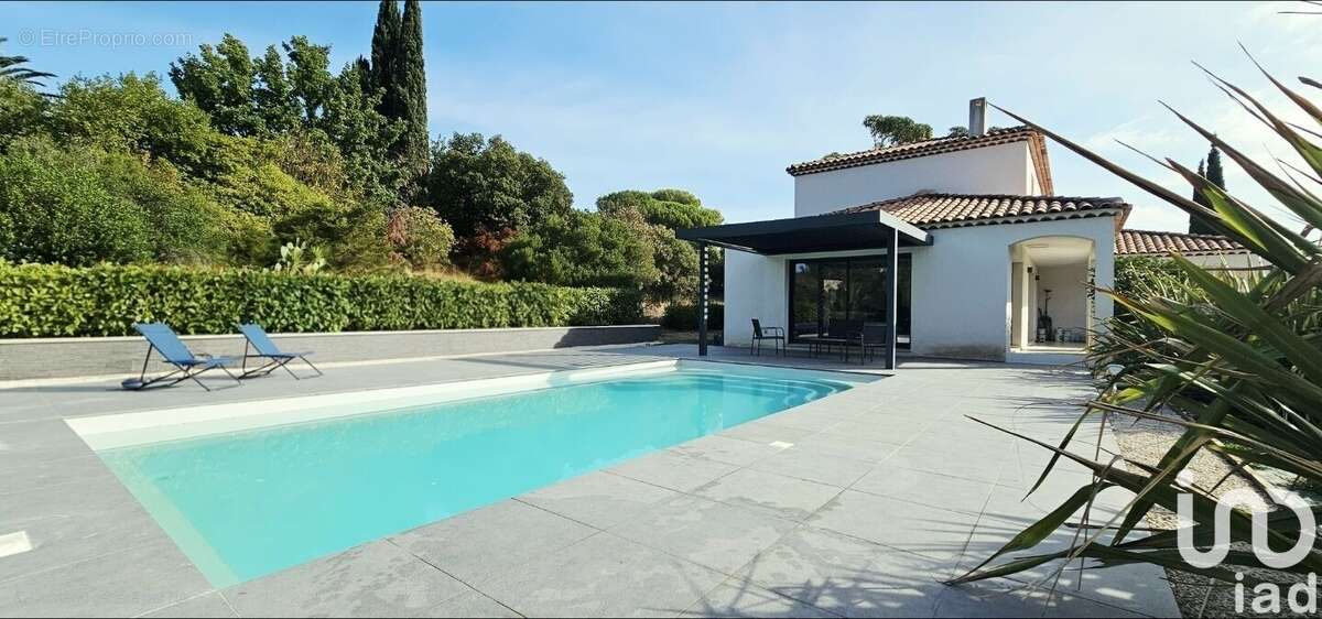 Photo 2 - Maison à ROQUEBRUNE-SUR-ARGENS