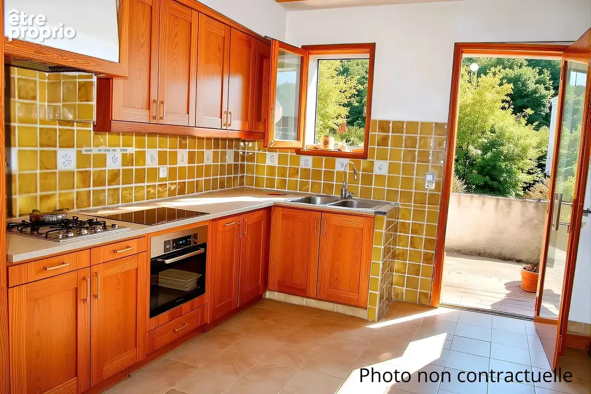 Villecroze- maison t6- 4 chambres- piscine-garages-sous-sol-terrain 5193 m2 - photo 10