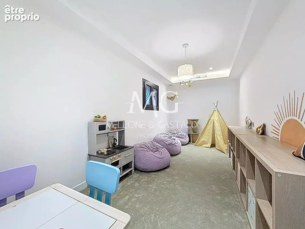 Villa contemporaine – Le Cannet – 200 m² – 5 chambres – Piscine - photo 16