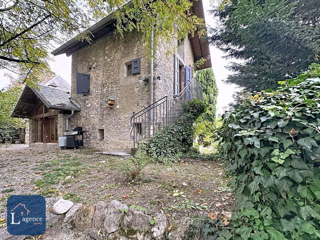 Maison à SAINT-JEOIRE-PRIEURE