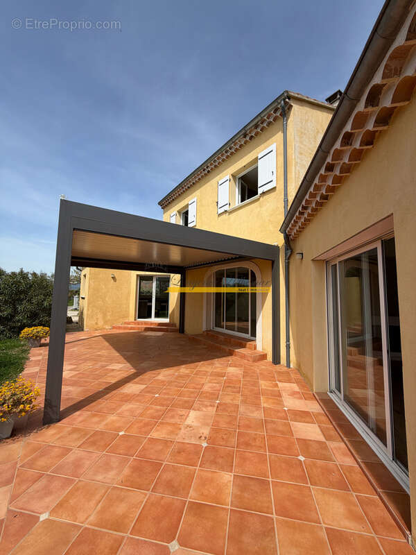 Maison à MONTELIMAR