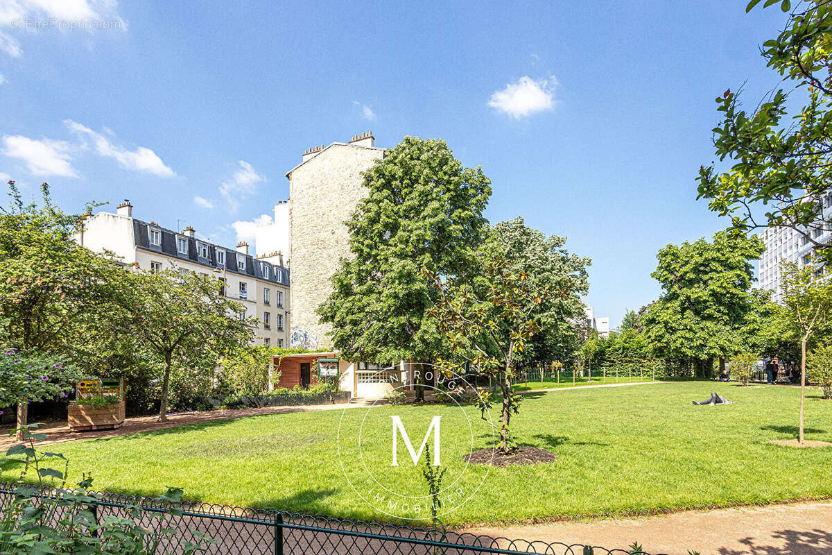 Appartement à PARIS-14E