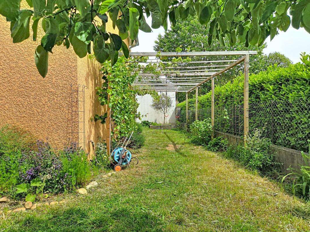 Maison - 4 Chambres - Jardin - Terrasse - Garage - Proche commodités - photo 26