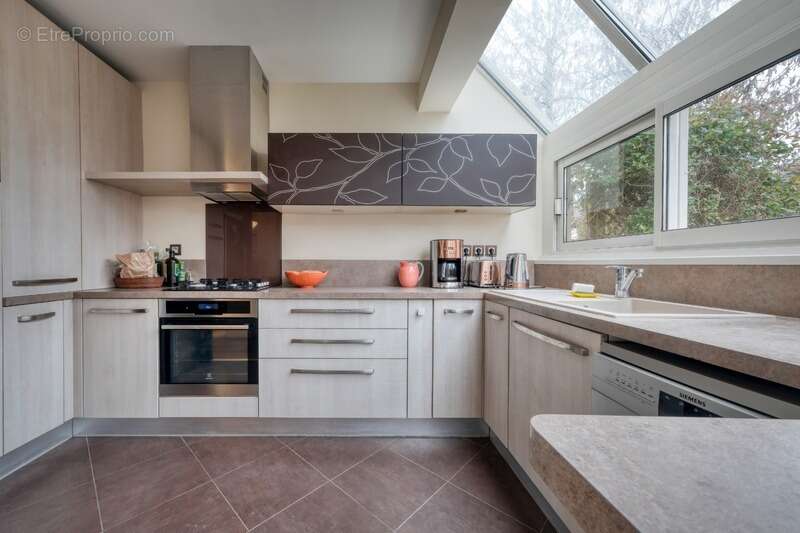 Maison à VOISINS-LE-BRETONNEUX