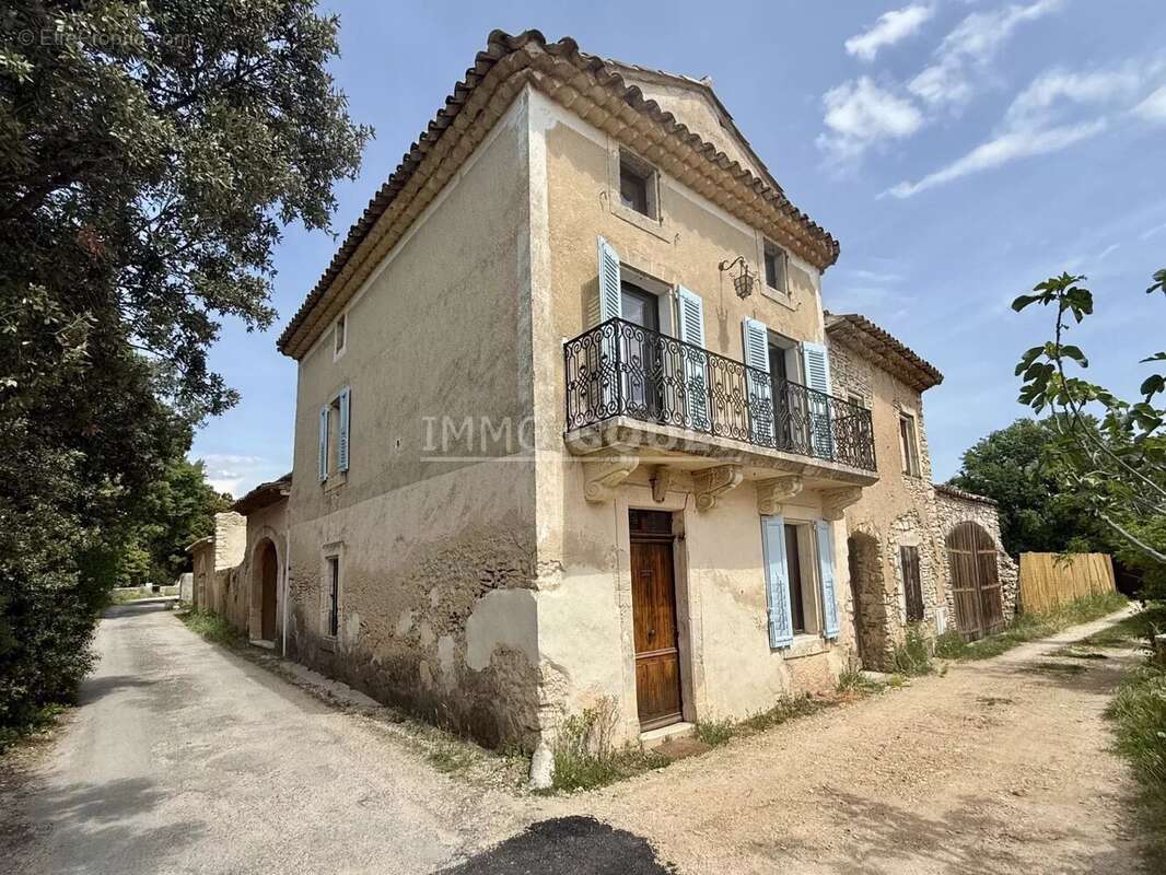 Maison à SAINT-SATURNIN-LES-APT