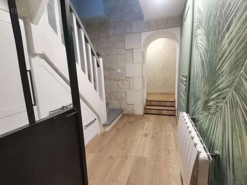 Maison à SAVIGNY-EN-VERON