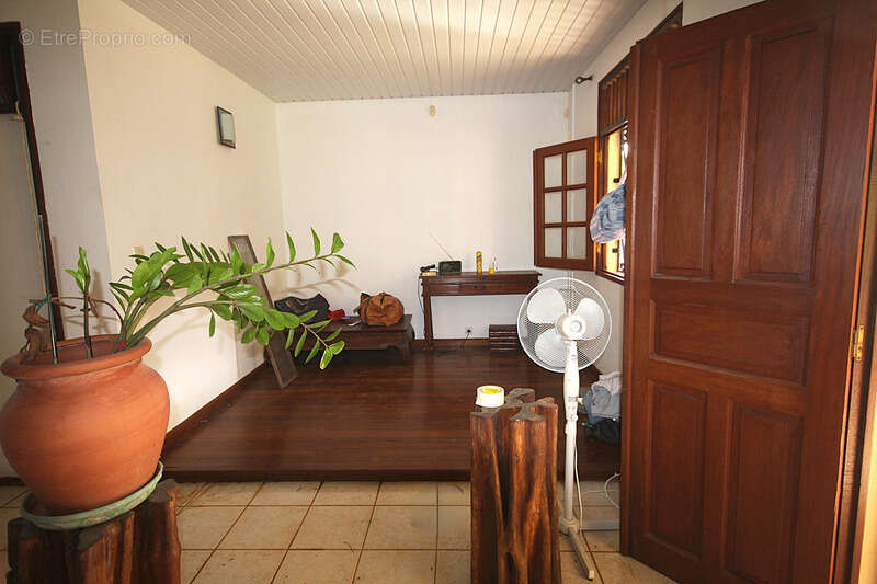 Maison à REMIRE-MONTJOLY