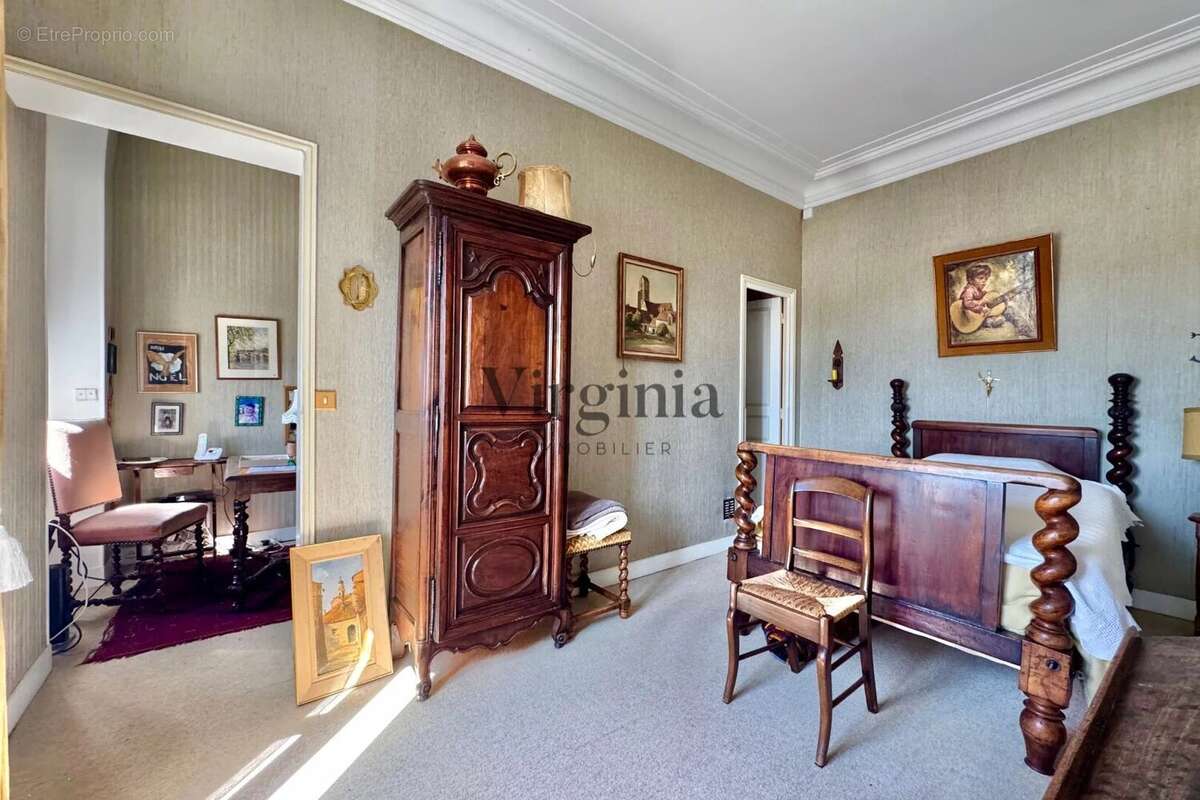 Appartement à CHARENTON-LE-PONT