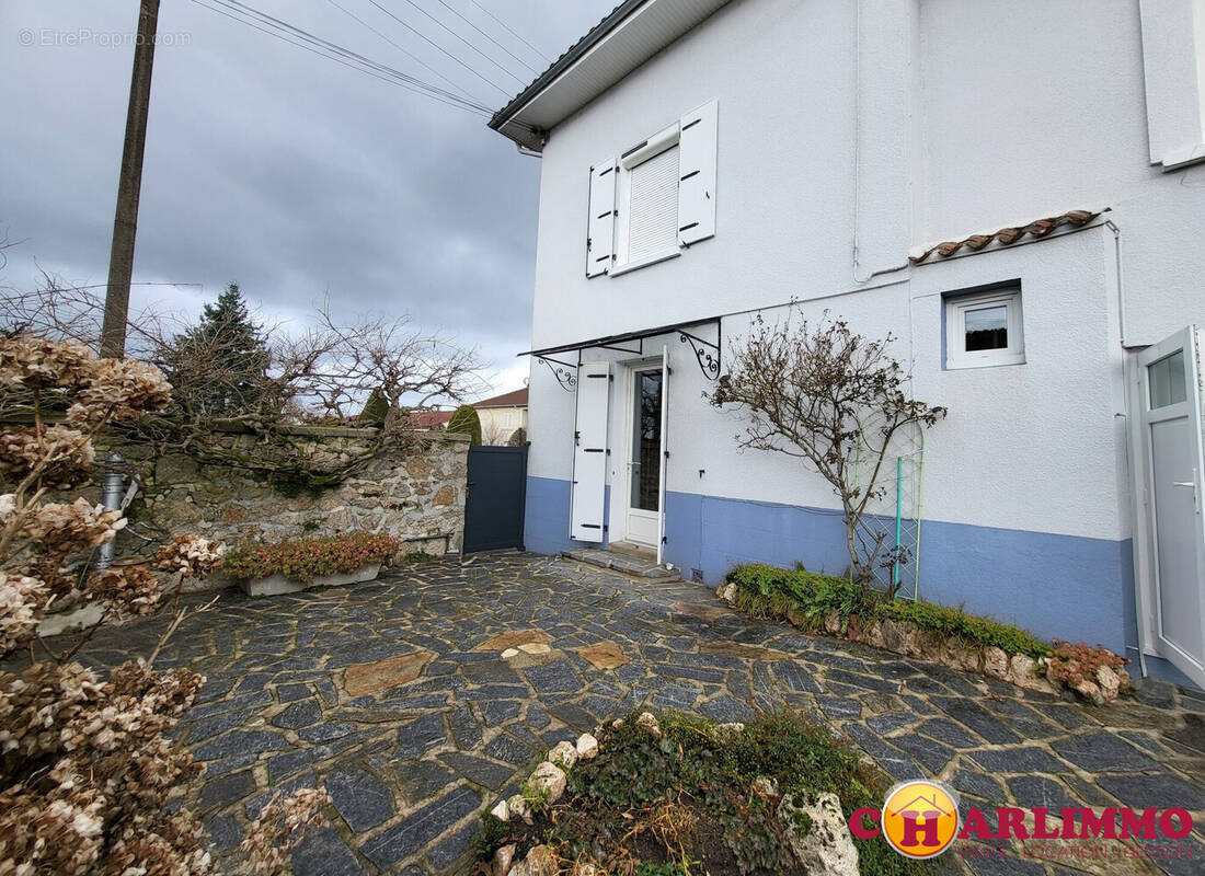 Maison à SAINT-JUNIEN