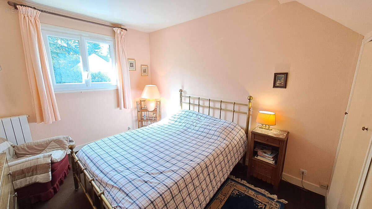 Maison à SAINT-REMY-LES-CHEVREUSE