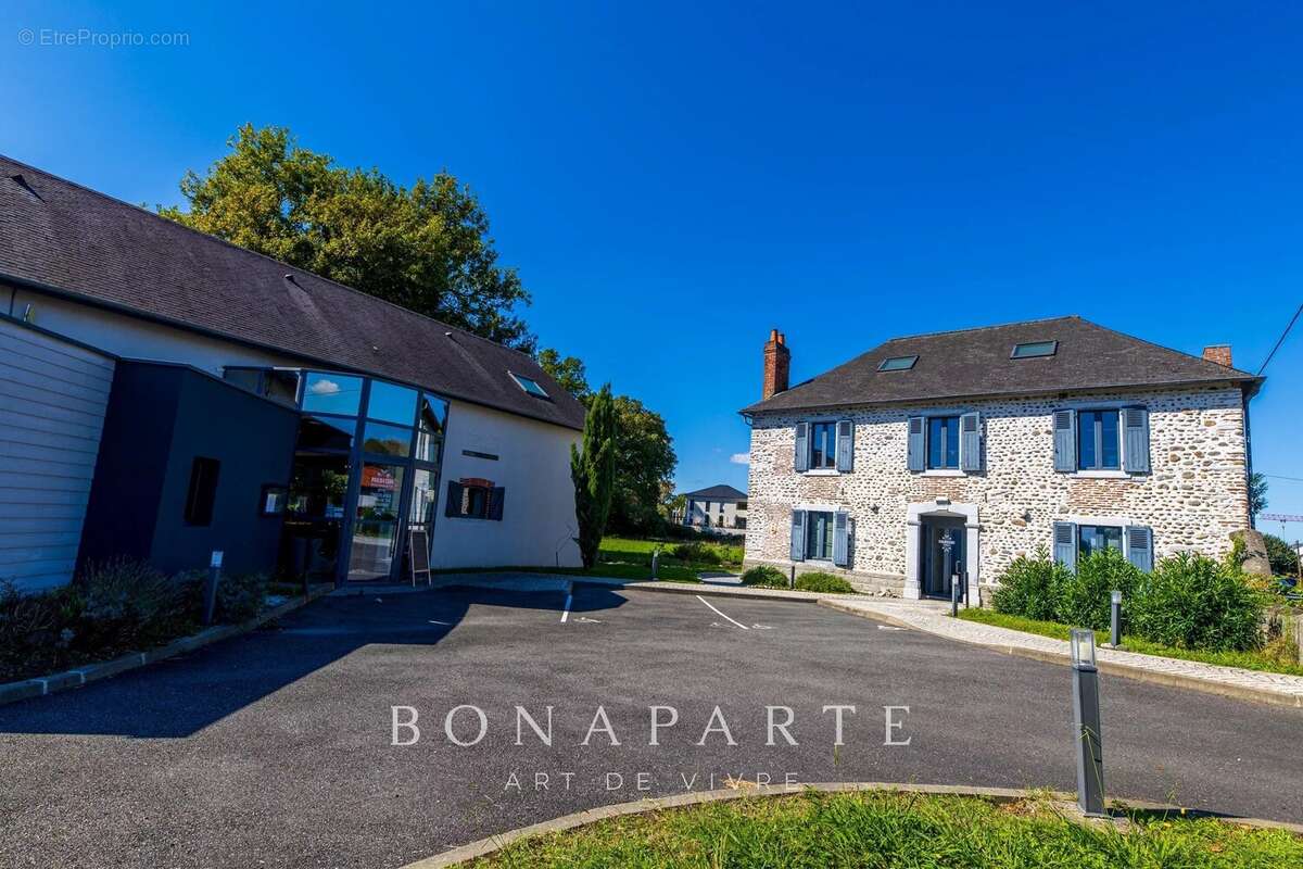 PAU Ensemble immobilier XIXème rénové 2 bâtisses, restaurant, séminaires & habitation - photo 3