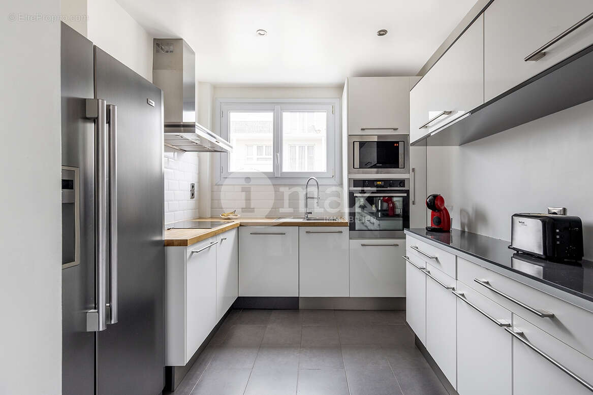 Appartement à COURBEVOIE