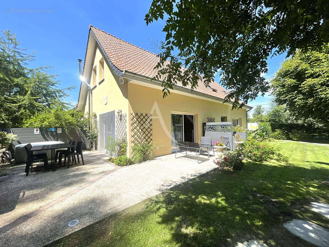 Maison à FAVIERES