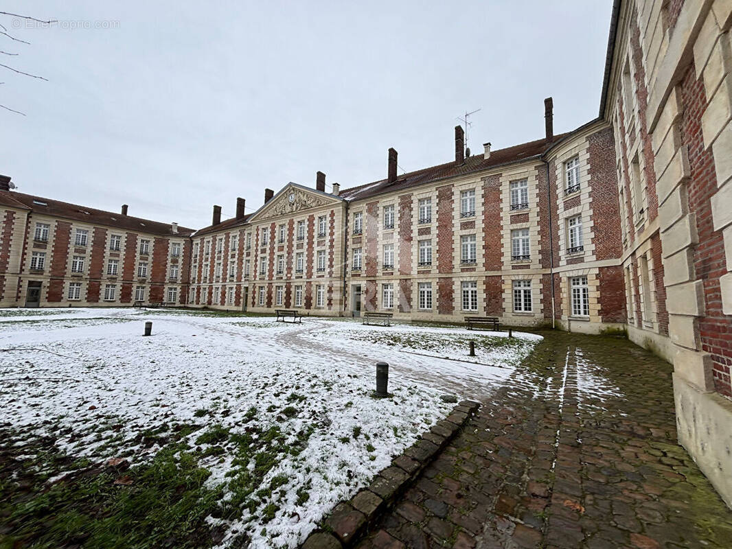 Appartement à LA FERE