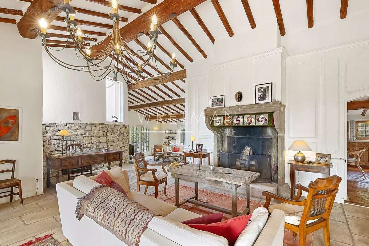 Maison à LA GARDE-FREINET