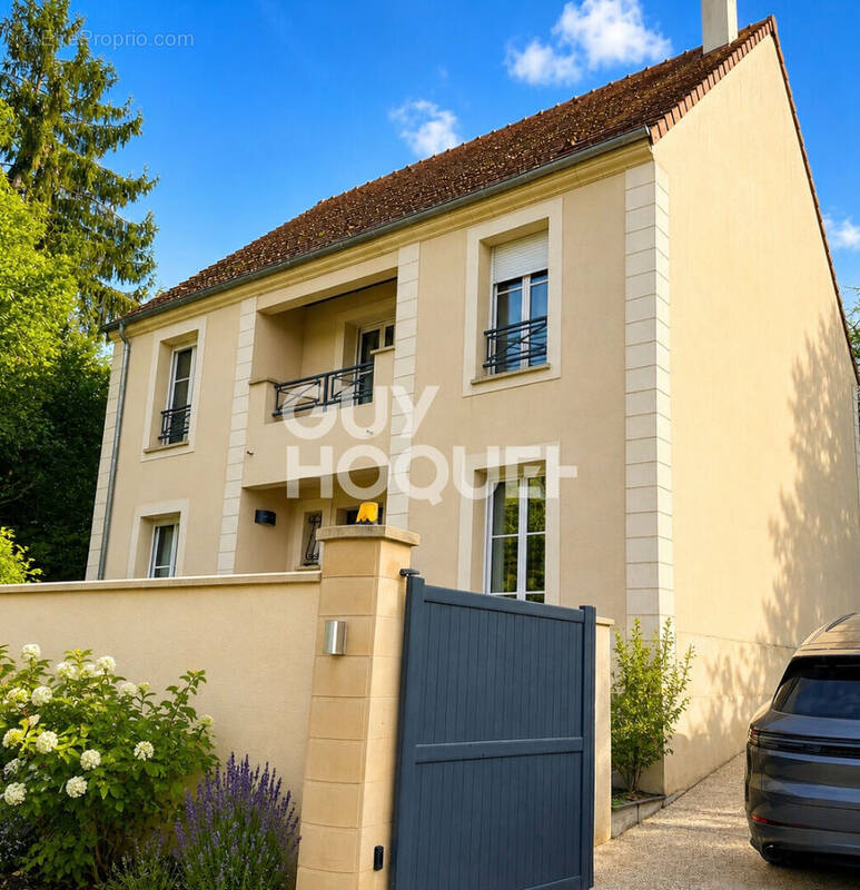 Maison à MENNECY
