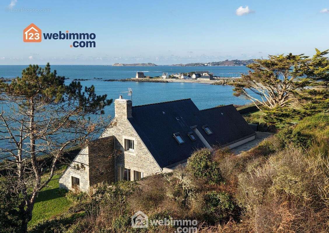 Maison à TREDREZ-LOCQUEMEAU