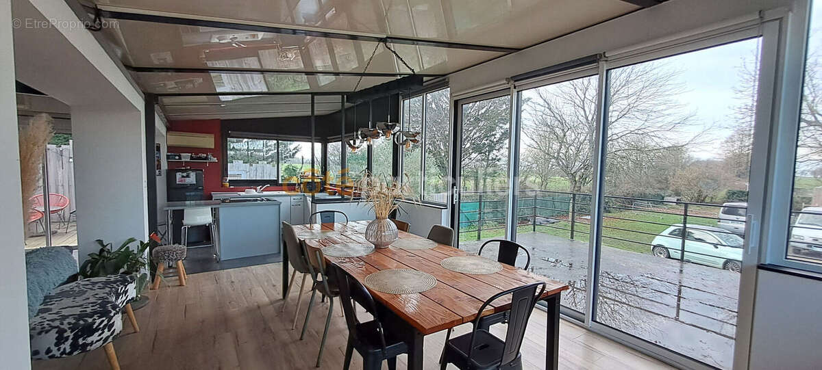 Maison à SAINT-LAURENT-SUR-SEVRE