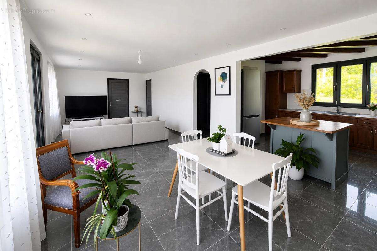 Maison de 6 pièces de 145 m² à Conches-en-Ouche - photo 4