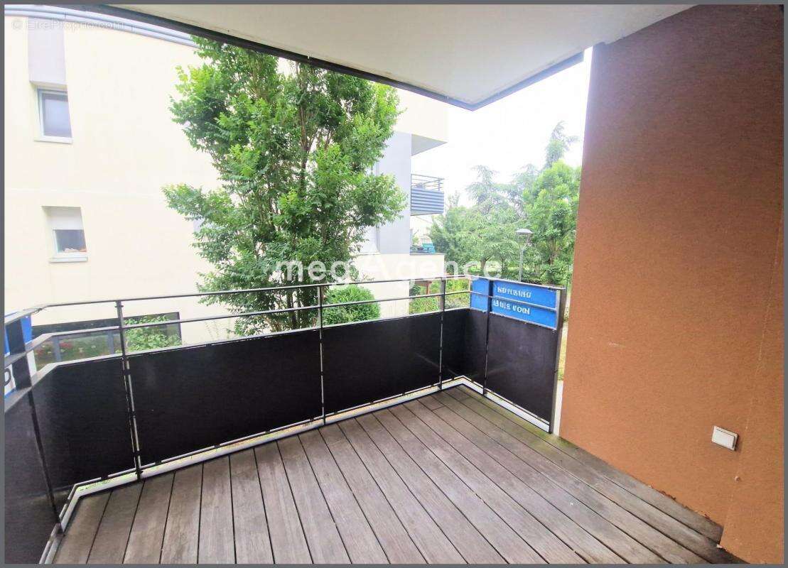 Appartement à MEYZIEU