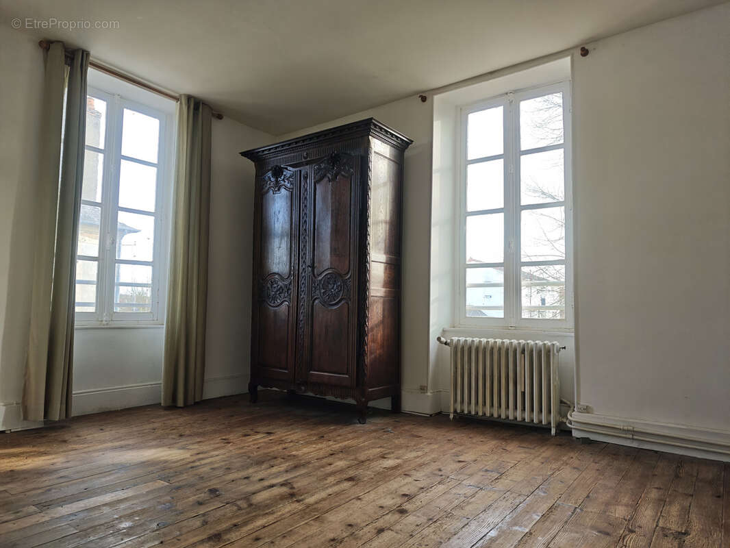 Maison à DORNES