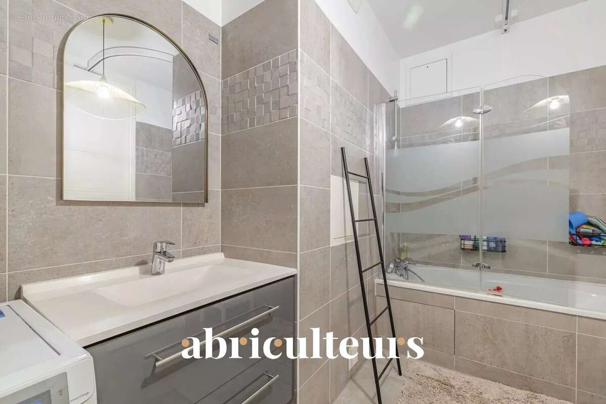 Appartement à ISSY-LES-MOULINEAUX