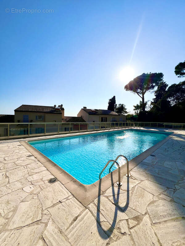 Appartement à LE CANNET