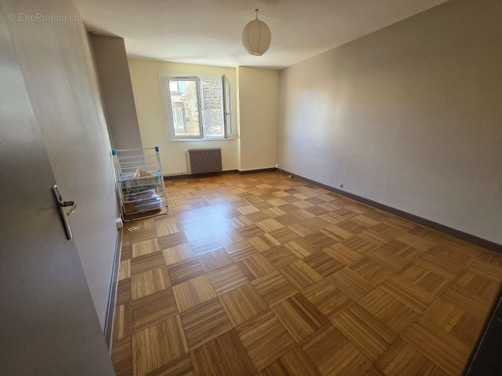 Maison à MALAUZAT