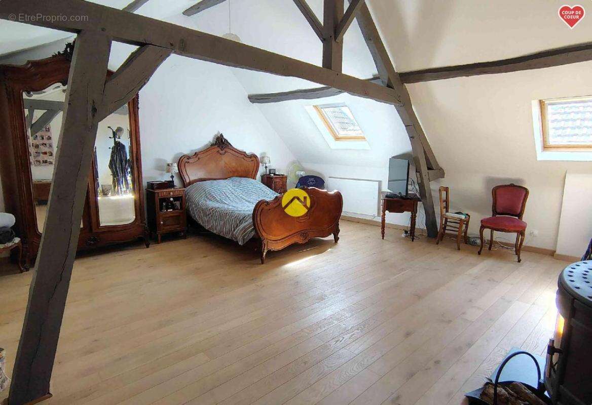 Maison à AUGY-SUR-AUBOIS